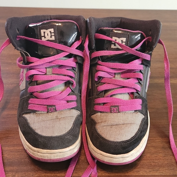 DC women's rebound high - Picture 2 of 8